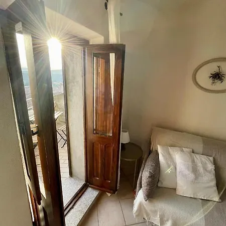 Dum S Vyhlidkou Na Sardinii Aggius