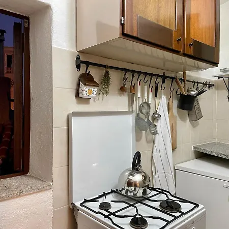 Dum S Vyhlidkou Na Sardinii Aggius
